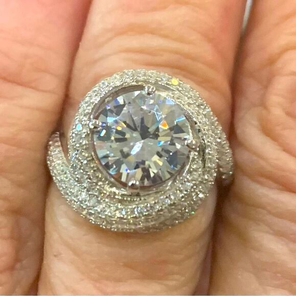 3.6 CTW  center stone engagement or right hand ring , with pave stones around - Picture 1 of 4